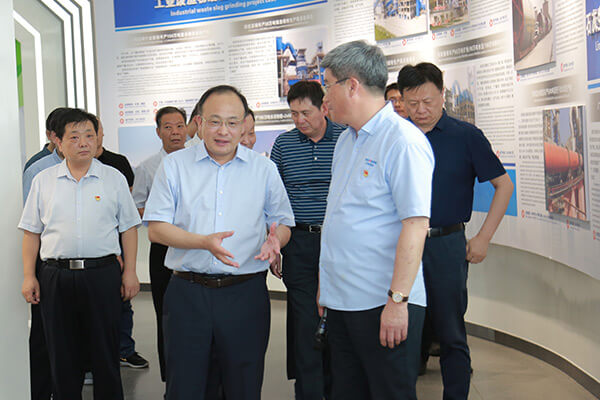 新乡市敌灾市长魏建平到365电竞机械调研督导“万人助万企”活动发展情况 新乡市敌灾市长魏建平到365电竞机械调研督导“万人助万企”活动发展情况