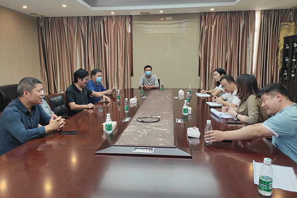 新乡365电竞机械万里行团队走访客户 新乡365电竞机械万里行团队走访客户
